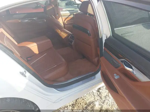 WBA7E2C55KB216501 2019 BMW 7ER - Image 8