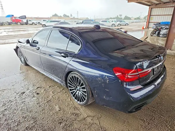 WBA7E2C55KB217261 2019 BMW 7ER - Image 2