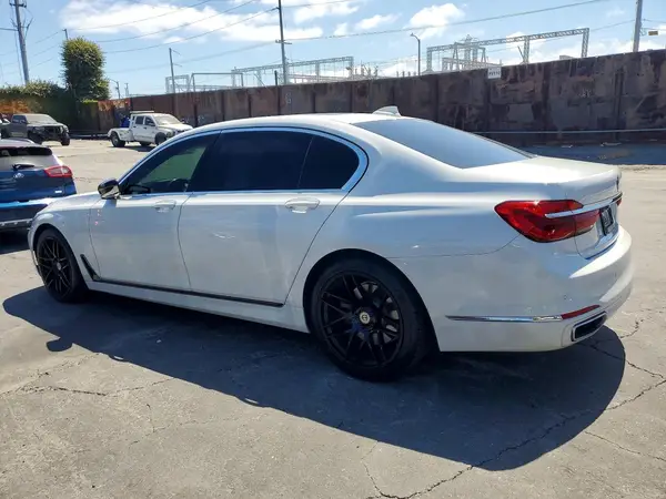 WBA7E2C55KB217759 2019 BMW 7ER - Image 2