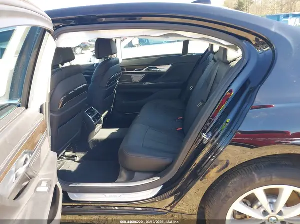 WBA7E2C56JG743030 2018 BMW 7ER - Image 8