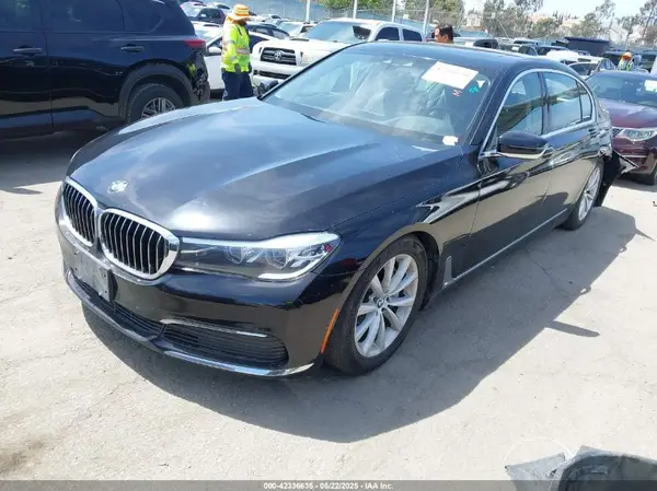 WBA7E2C56KB216989 2019 BMW 7ER - Image 2
