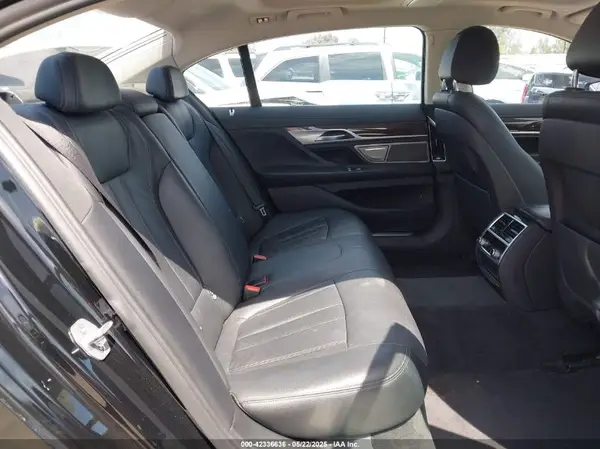 WBA7E2C56KB216989 2019 BMW 7ER - Image 8