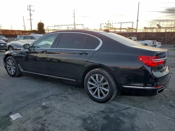 WBA7E2C56KB218189 2019 BMW 7ER - Image 2