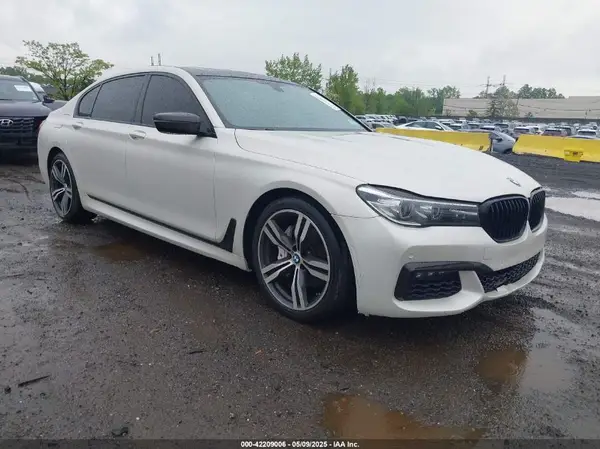WBA7E2C57HG740101 2017 BMW 7ER - Image 1