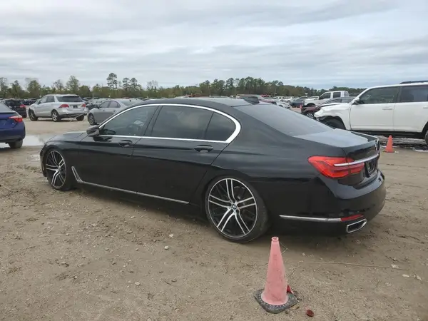 WBA7E2C57JG742193 2018 BMW 7ER - Image 2