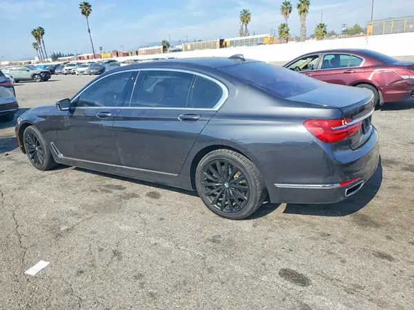 WBA7E2C57JG743361 2018 BMW 7ER - Image 2