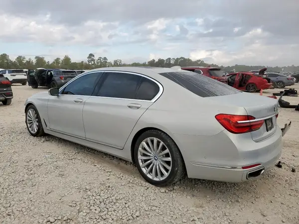 WBA7E2C57KB218301 2019 BMW 7ER - Image 2