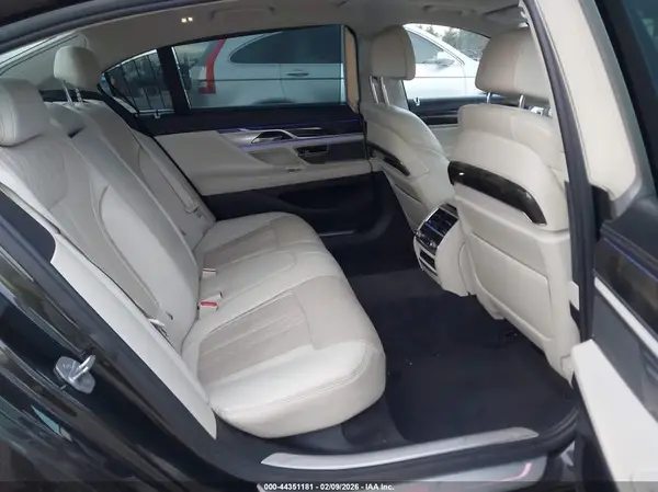 WBA7E2C58GG504328 2016 BMW 7ER - Image 8