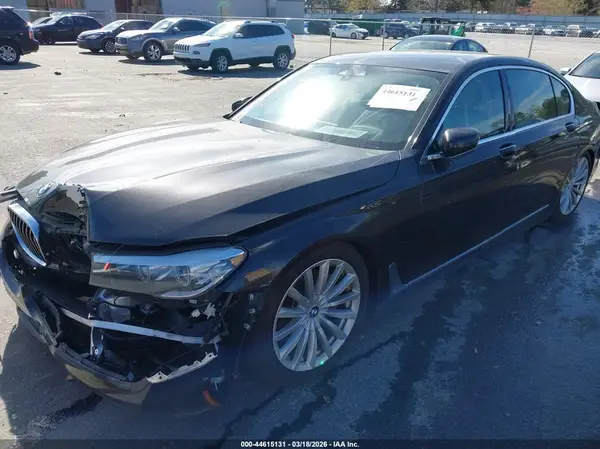 WBA7E2C58HG740026 2017 BMW 7ER - Image 2