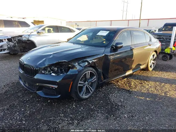WBA7E2C58KB217819 2019 BMW 7ER - Image 2