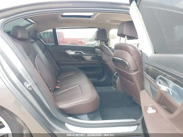 WBA7E2C59GG739031 2016 BMW 7ER - Image 8