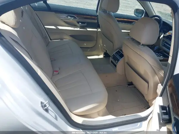 WBA7E2C59JG742941 2018 BMW 7ER - Image 8