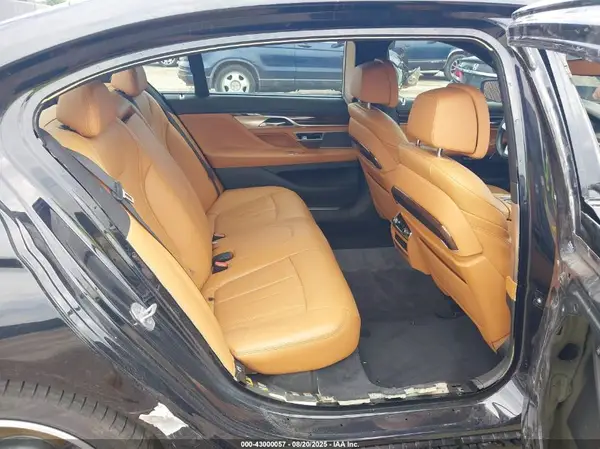 WBA7E2C5XGG504296 2016 BMW 7ER - Image 8