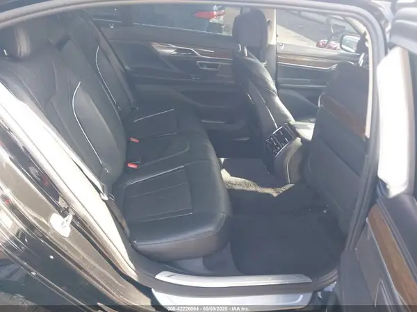 WBA7E2C5XHG739508 2017 BMW 7ER - Image 8