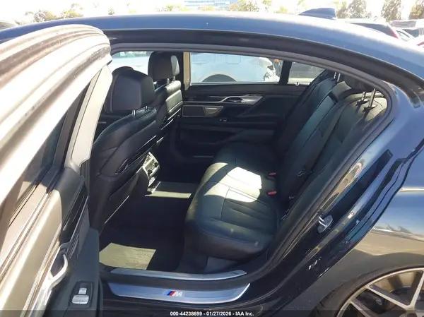 WBA7E2C5XHG739749 2017 BMW 7ER - Image 8