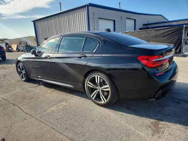 WBA7E2C5XJG742270 2018 BMW 7ER - Image 2