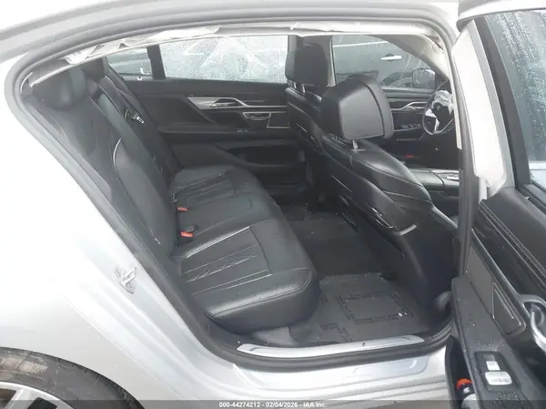WBA7E2C5XJG742642 2018 BMW 7ER - Image 8