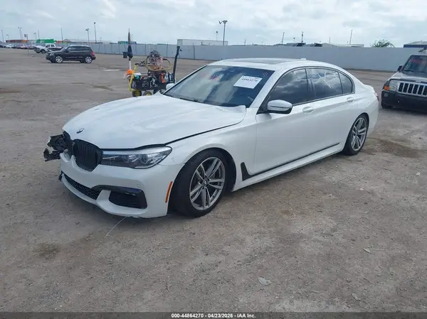 WBA7E2C5XKB217076 2019 BMW 7ER - Image 2