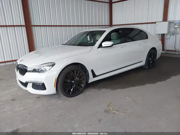 WBA7E2C5XKB217093 2019 BMW 7ER - Image 2