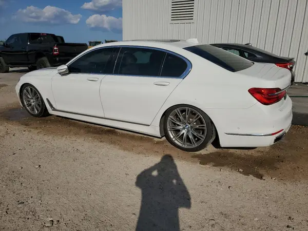 WBA7E2C5XKB217594 2019 BMW 7ER - Image 2