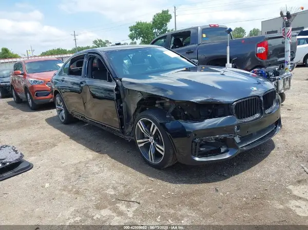 WBA7E2C5XKB217756 2019 BMW 7ER - Image 1