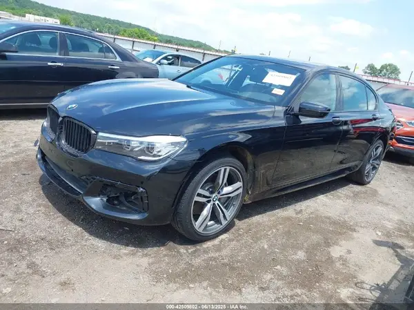 WBA7E2C5XKB217756 2019 BMW 7ER - Image 2