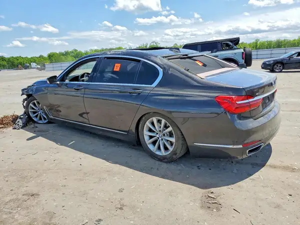 WBA7E4C51HGU99082 2017 BMW 7ER - Image 2
