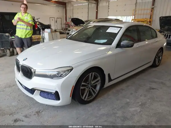 WBA7E4C51HGU99194 2017 BMW 7ER - Image 2