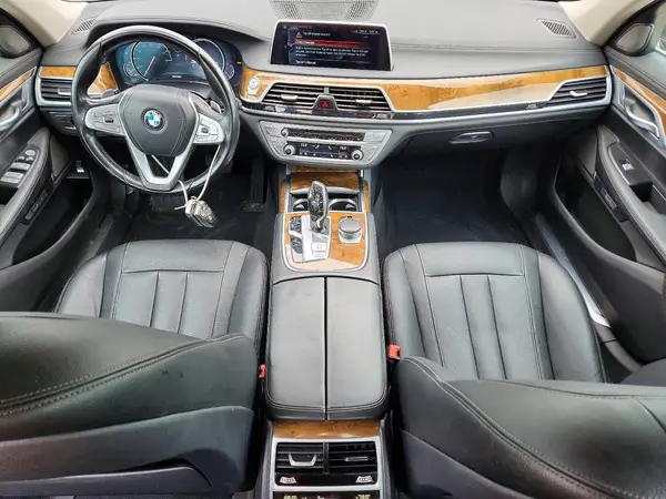 WBA7E4C51HGU99261 2017 BMW 7ER - Image 8