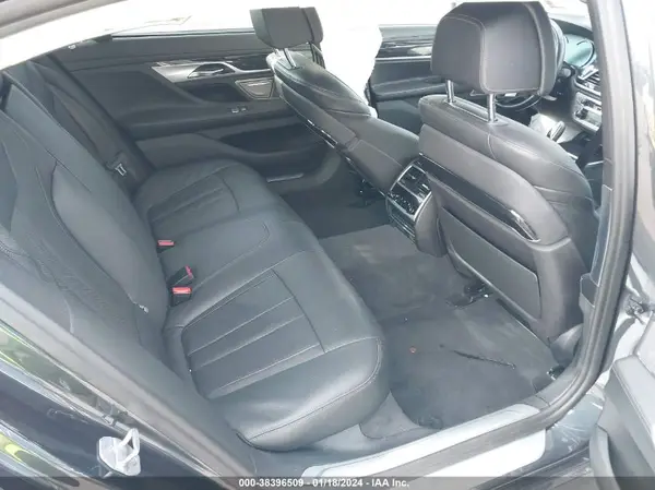 WBA7E4C51KGV28667 2019 BMW 7ER - Image 8