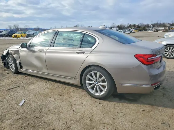 WBA7E4C52HGU99379 2017 BMW 7ER - Image 2