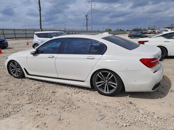 WBA7E4C52HGU99527 2017 BMW 7ER - Image 2