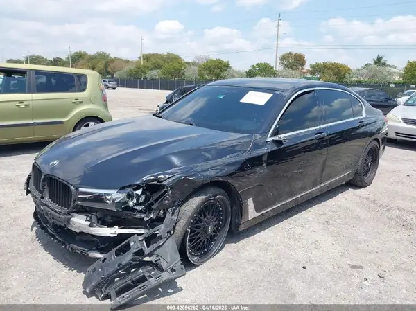 WBA7E4C52JGV23573 2018 BMW 7ER - Image 2