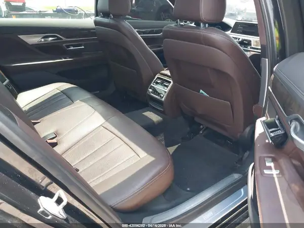 WBA7E4C52JGV23573 2018 BMW 7ER - Image 8
