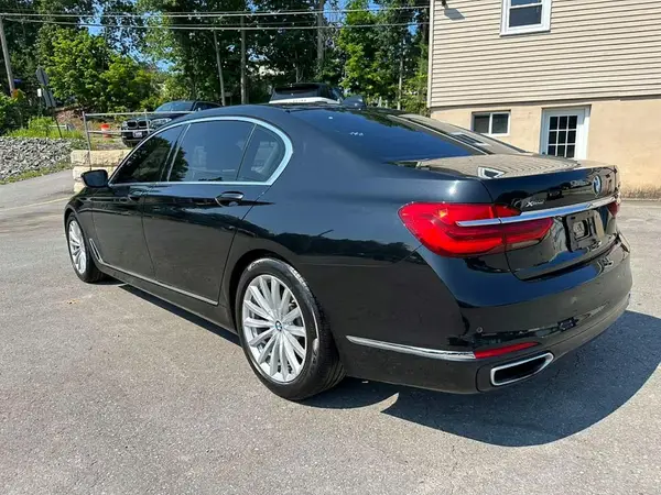 WBA7E4C53HGU99360 2017 BMW 7ER - Image 2