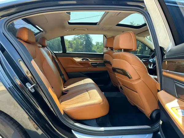 WBA7E4C53HGU99360 2017 BMW 7ER - Image 8