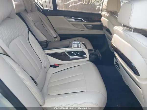WBA7E4C53KGV70385 2019 BMW 7ER - Image 8