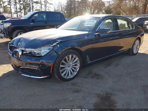 WBA7E4C54HGU99724 2017 BMW 7ER - Image 2