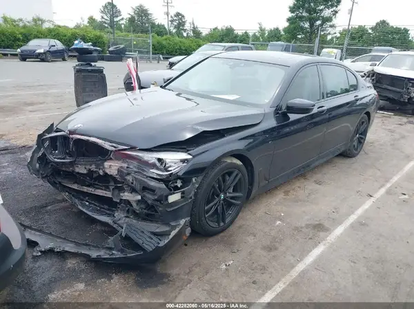 WBA7E4C54KGV28663 2019 BMW 7ER - Image 2