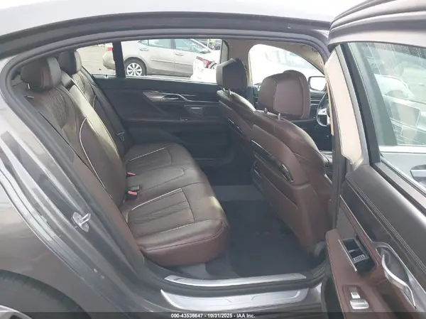 WBA7E4C55HGU99537 2017 BMW 7ER - Image 8