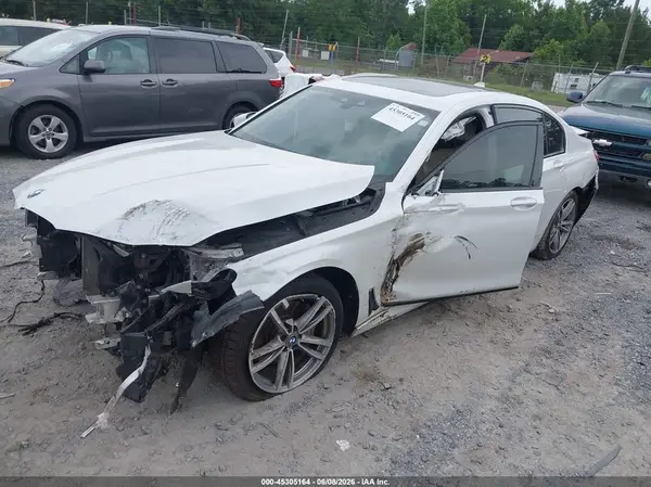 WBA7E4C55JGV24068 2018 BMW 7ER - Image 2