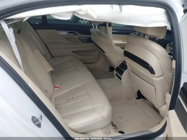WBA7E4C55JGV24068 2018 BMW 7ER - Image 8
