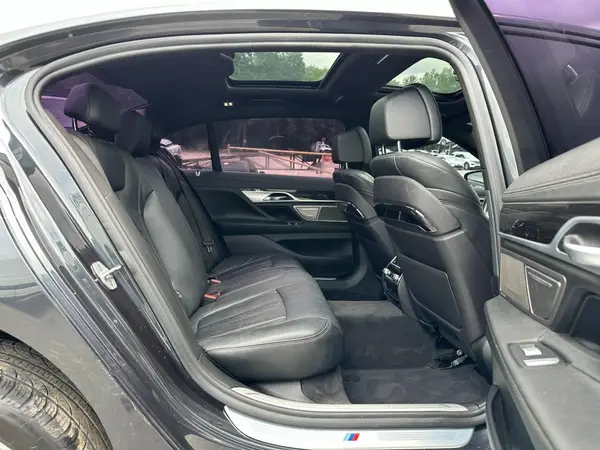 WBA7E4C55KGV28722 2019 BMW 7ER - Image 8