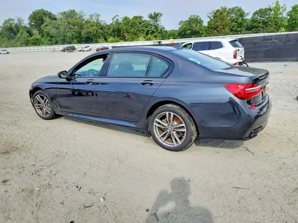 WBA7E4C55KGV70565 2019 BMW 7ER - Image 2