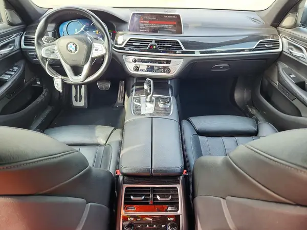 WBA7E4C55KGV70565 2019 BMW 7ER - Image 8