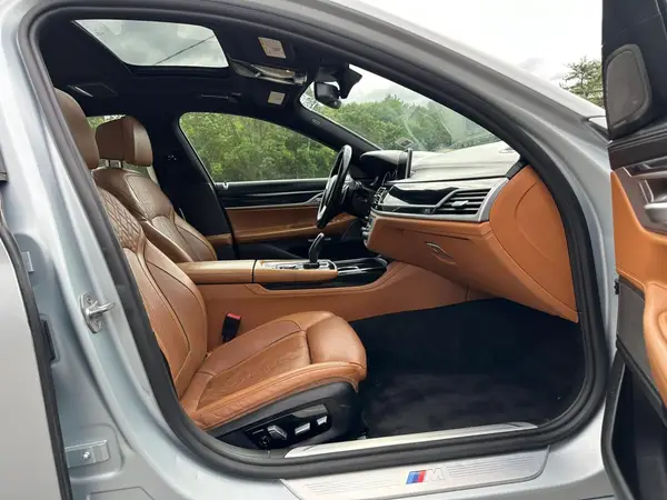 WBA7E4C56JGV23947 2018 BMW 7ER - Image 8