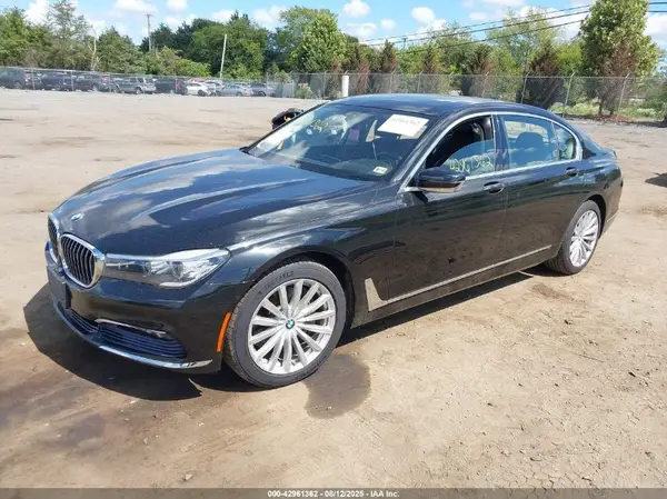 WBA7E4C57HGU99619 2017 BMW 7ER - Image 2