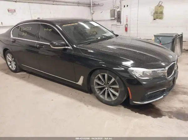 WBA7E4C57JGV23911 2018 BMW 7ER - Image 1
