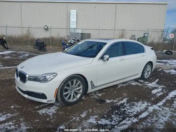 WBA7E4C57JGV24007 2018 BMW 7ER - Image 2