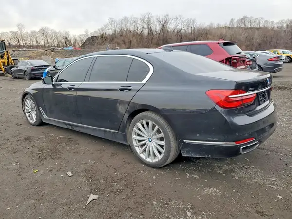 WBA7E4C57JGV28087 2018 BMW 7ER - Image 2